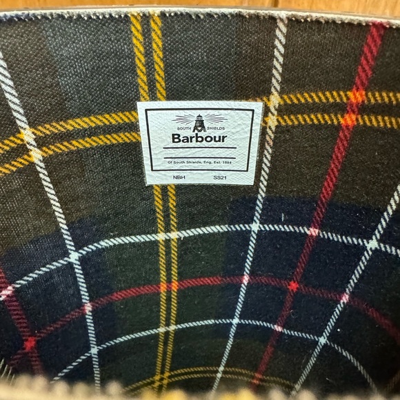 OPEN TO OFFERS - Barbour Black Rain Boots - Waterproof and Durable - Picture 3 of 6